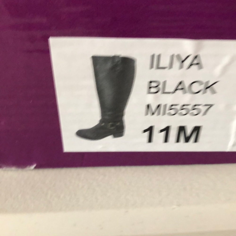 Women’s leather boots